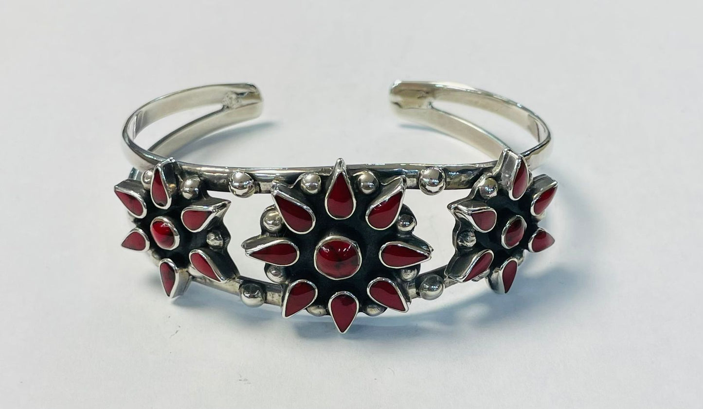 Sello de ley en el interior del brazalete en plata 925 con coral