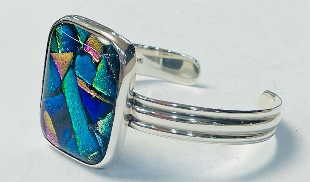 Brazalete con Dicroico en Plata Ley 925, vista frontal