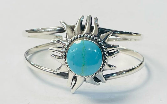Sello de ley en el interior del brazalete con turquesa en plata ley 925