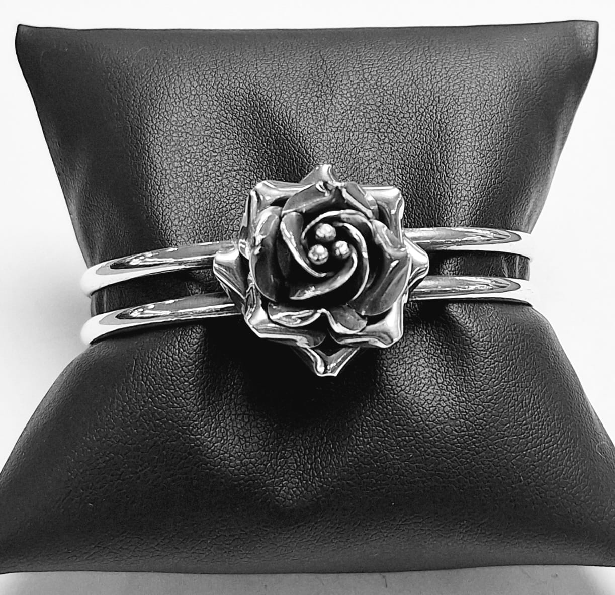 Brazalete Rosa en Plata Ley 925, vista frontal