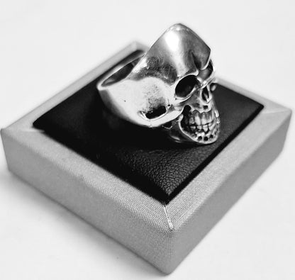 Anillo Calavera en Plata Ley 925, sello de autenticidad Plata Ley .925