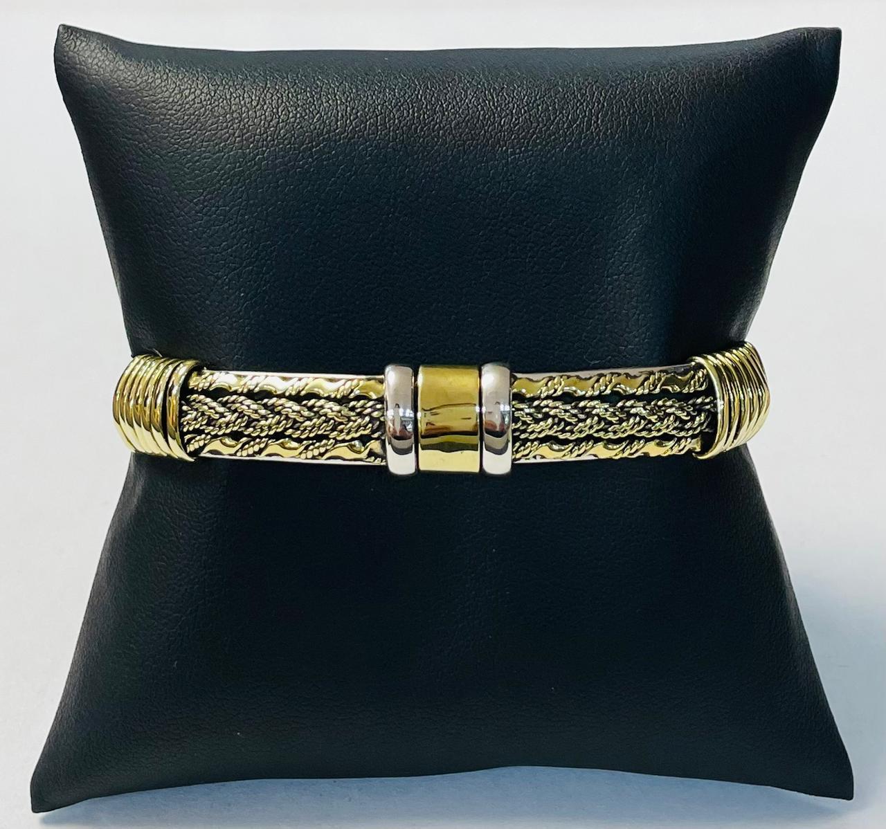 Brazalete en Plata Ley 925, sello de autenticidad Plata Ley .925