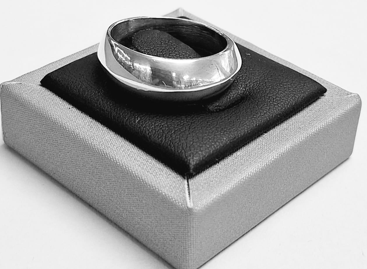 Anillo en Plata Ley 925, sello de autenticidad Plata Ley .925