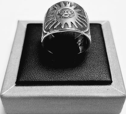 Sello de ley en el interior del anillo sol con grecas maya en plata ley 925