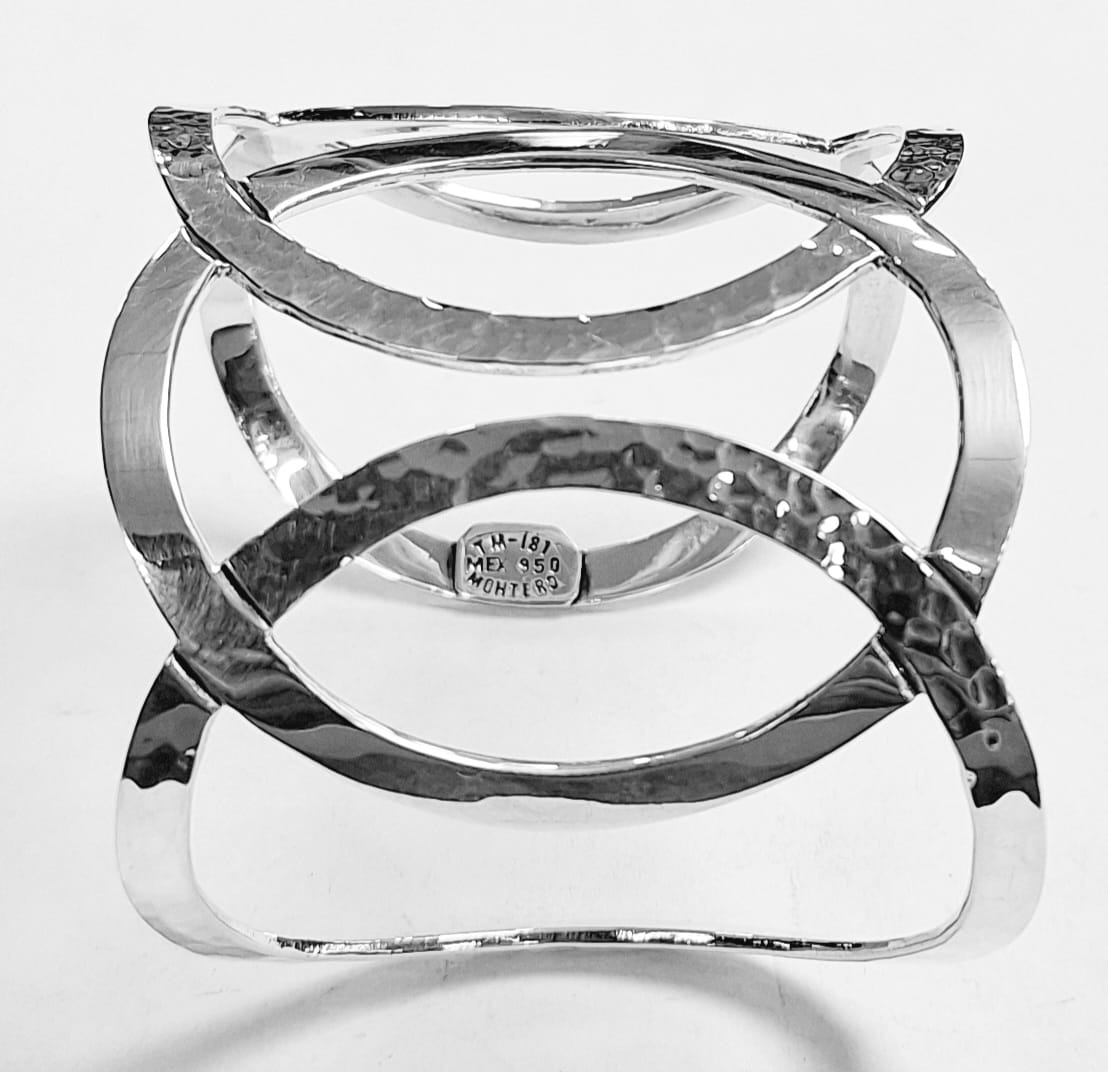 Brazalete en Plata Ley 950, sello de autenticidad Plata Ley .925