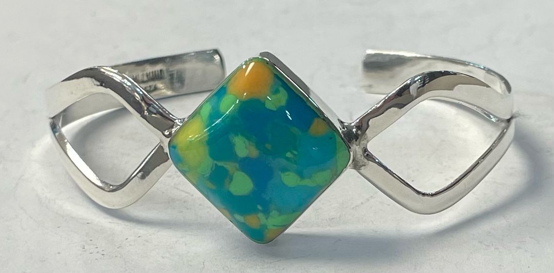 Sello de ley en el interior del brazalete con turquesa en plata ley 925