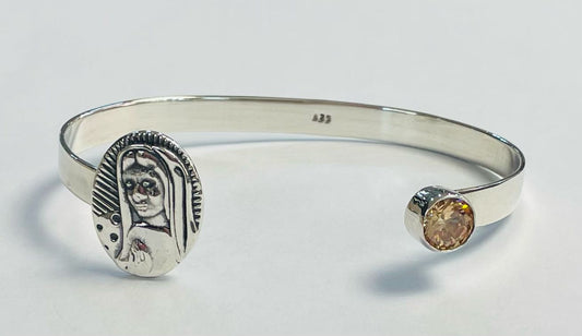 Sello de ley en el interior del brazalete en plata ley 925