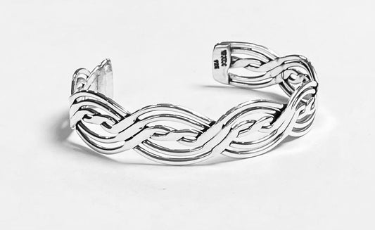 Sello de ley en el interior del brazalete en plata ley 925