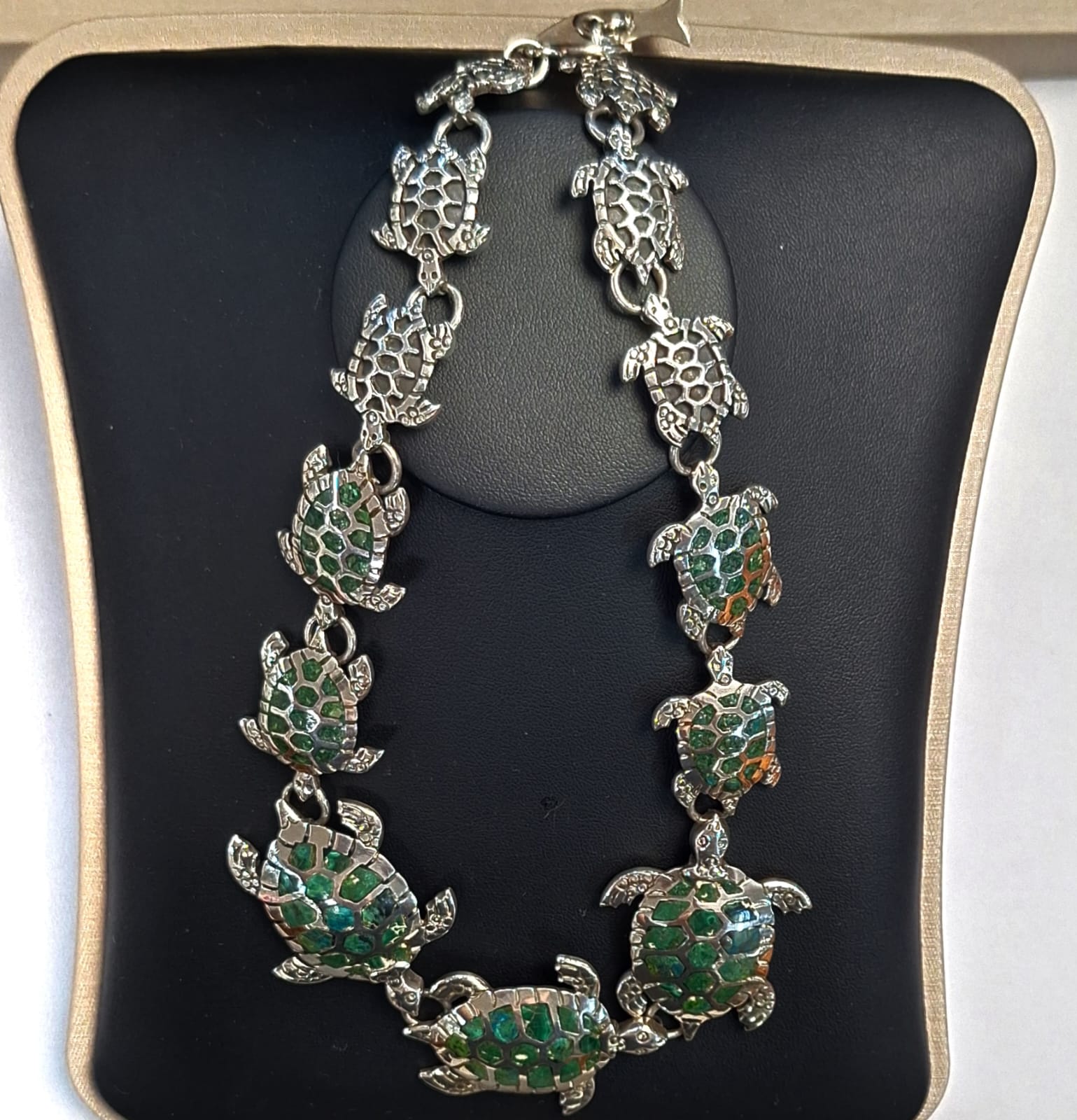 Collar con Incrustaciones de Malaquita en Plata Ley 925, vista frontal