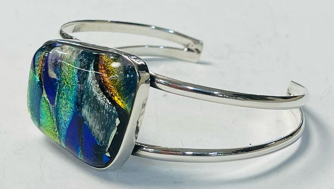 Brazalete con Dicroico en Plata Ley 925, vista frontal