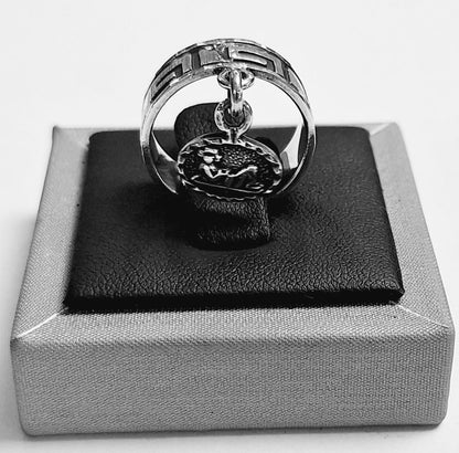 Sello de ley en el interior del anillo grecas con colgante chacmool en plata ley 925