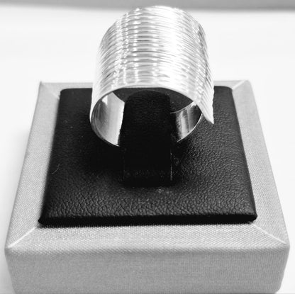 Sello de ley en el interior del anillo diamantada plata ley 925