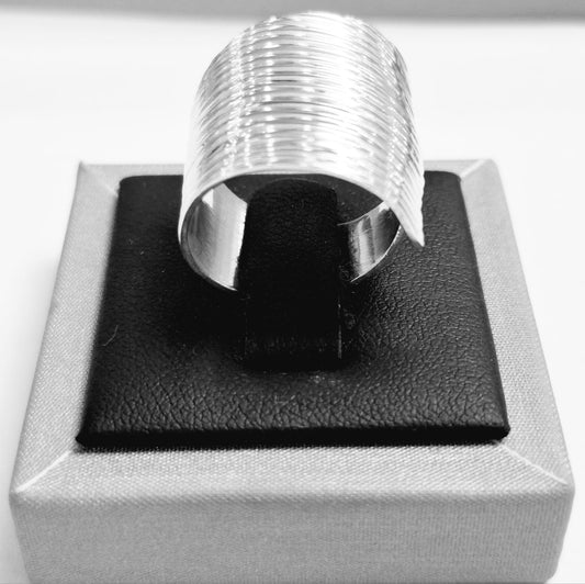 Sello de ley en el interior del anillo diamantada plata ley 925