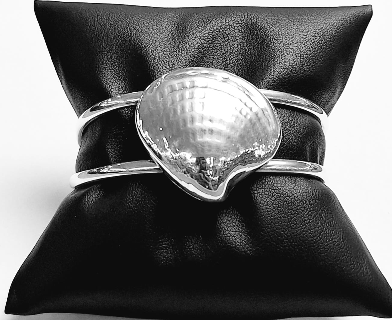 Brazalete en Plata Ley 925, sello de autenticidad Plata Ley .925