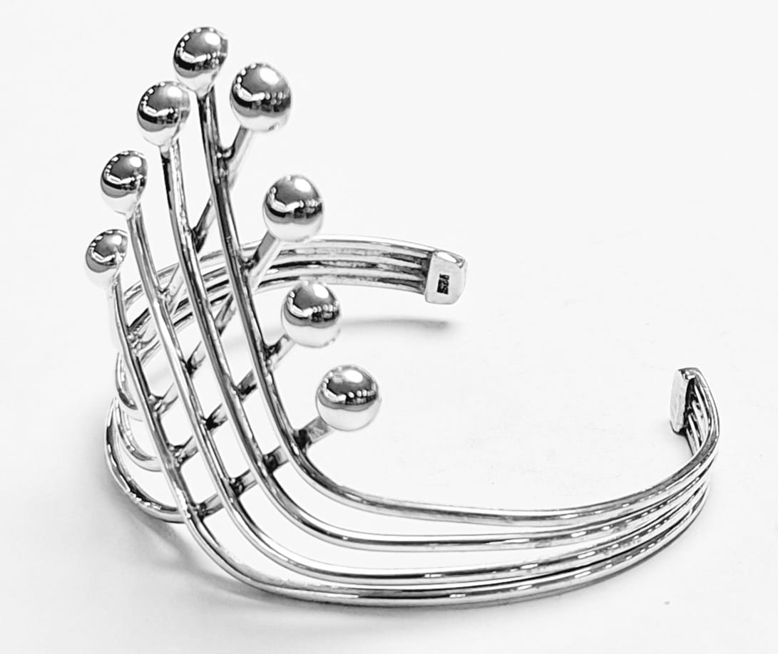 Brazalete en Plata Ley 925, sello de autenticidad Plata Ley .925