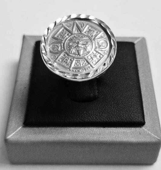 Sello de ley en el interior del anillo azteca en plata ley 925