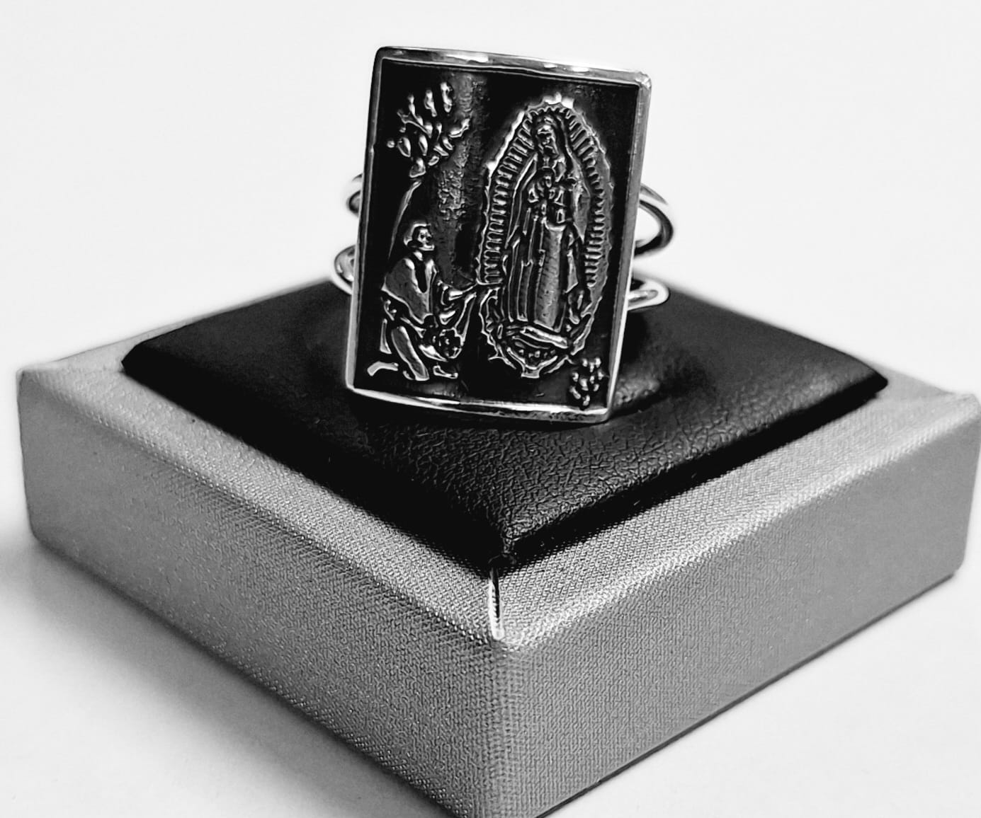 Anillo Virgen de Guadalupe en Plata Ley 925, sello de autenticidad Plata Ley .925