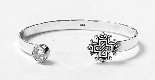 Sello de ley en el interior del brazalete en plata ley 925