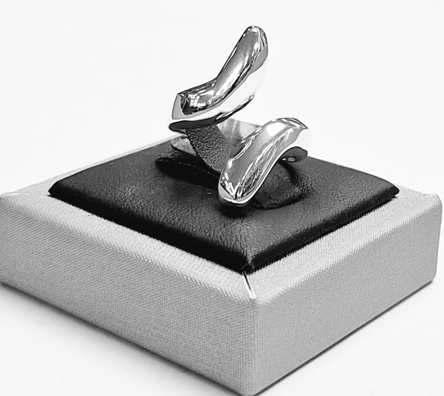 Anillo en Plata Ley 925, sello de autenticidad Plata Ley .925