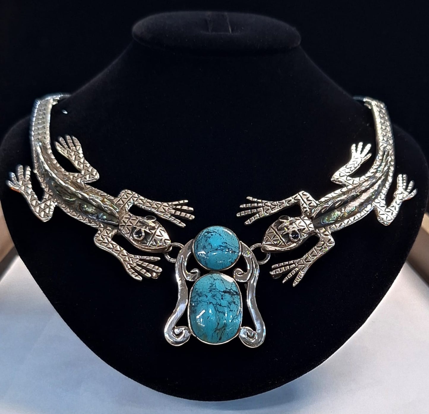 Collar Iguana con Incrustacion de Turquesa en Plata Ley 925, sello de autenticidad Plata Ley .925