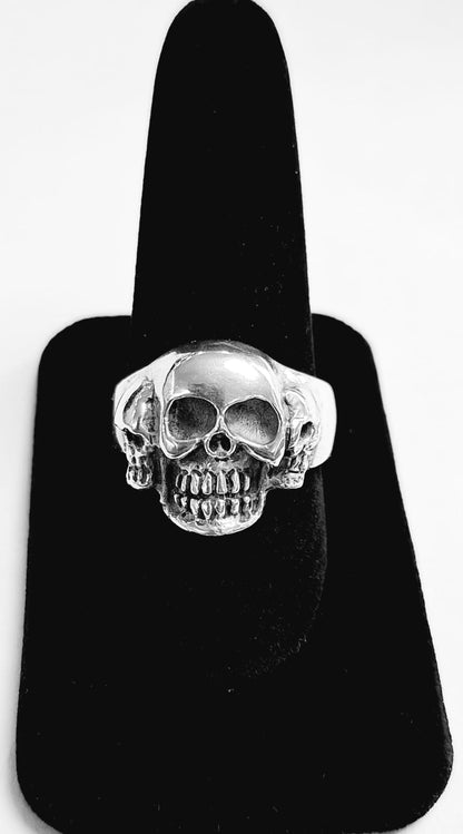 Sello de ley en el interior del anillo calavera en plata 925