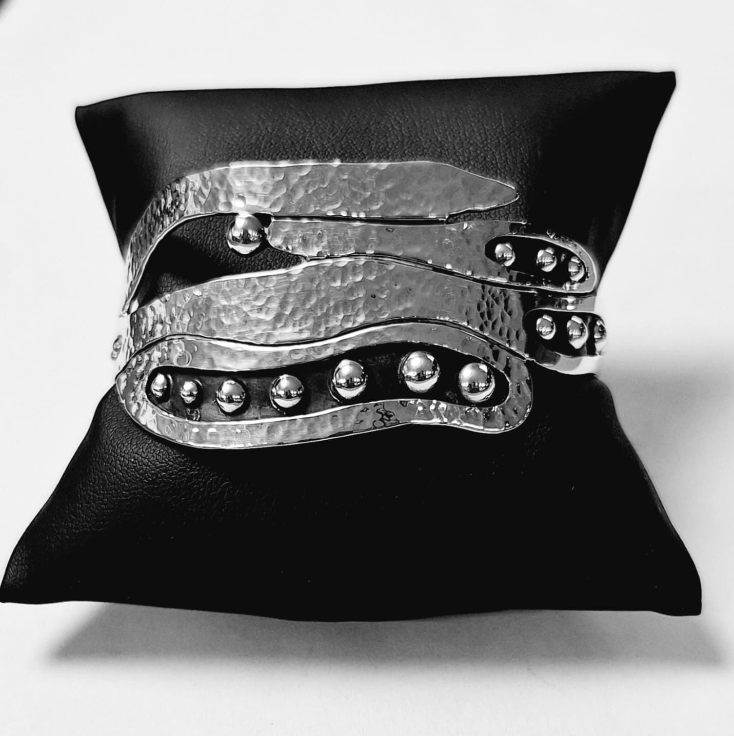 Brazalete en Plata Ley 950, sello de autenticidad Plata Ley .925
