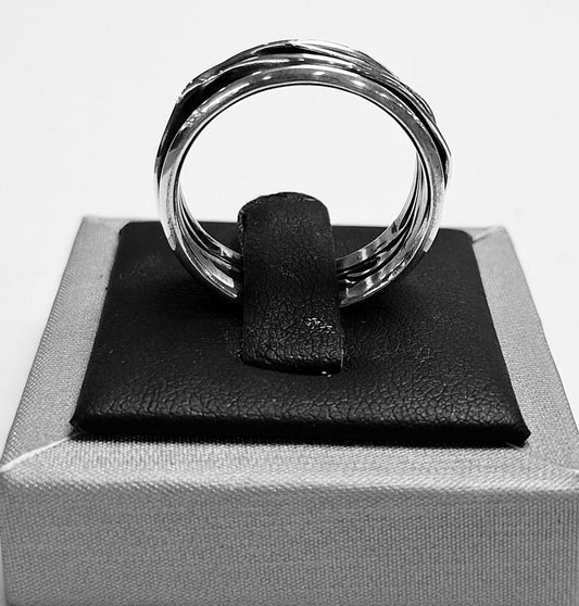 Sello de ley en el interior del anillo corrugado en plata ley 925