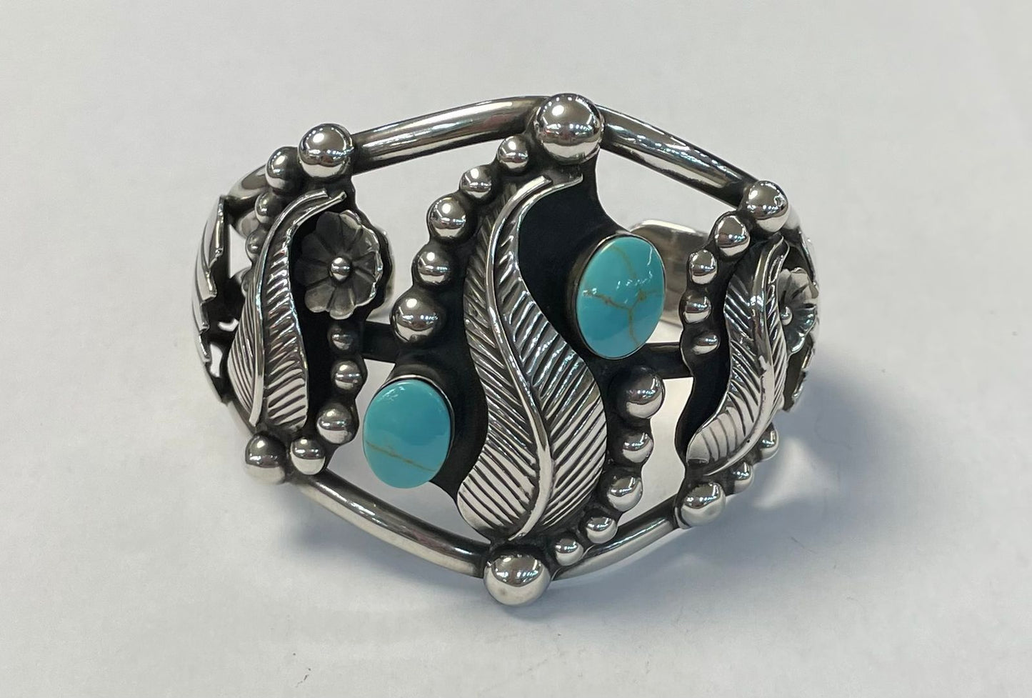 Sello de ley en el interior del brazalete en plata 925 con turquesa