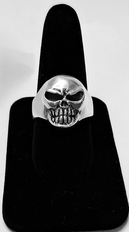Sello de ley en el interior del anillo calavera en plata 925