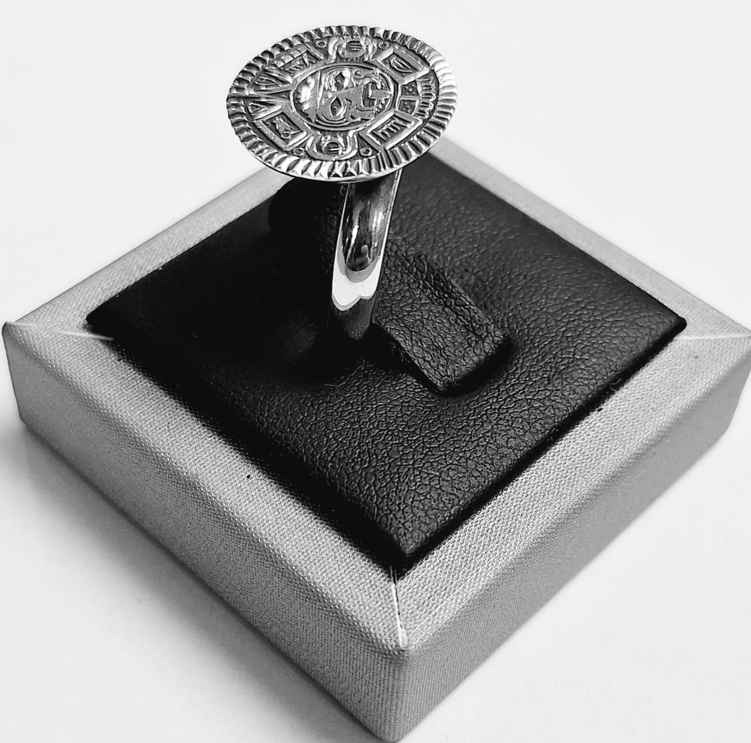 Anillo Azteca en Plata Ley 950, vista frontal