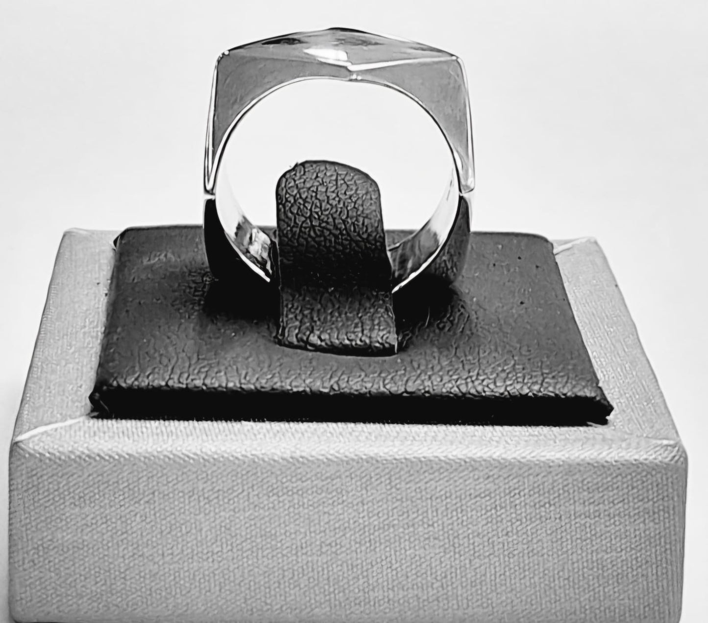 Anillo en Plata Ley 925, vista frontal