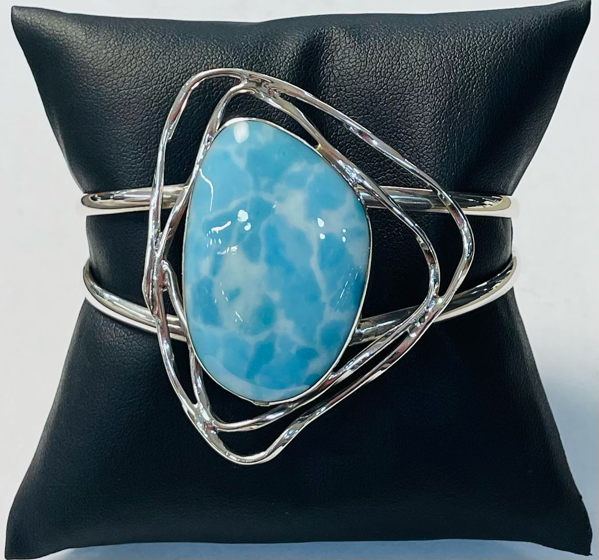 Brazalete con Larimar en Plata Ley 925, sello de autenticidad Plata Ley .925