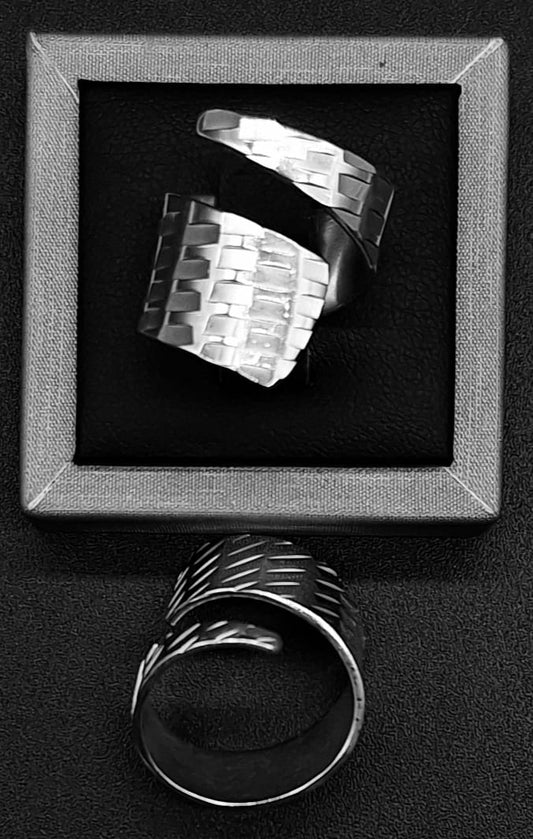 Sello de ley en el interior del anillo diamantada plata ley 925