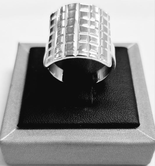 Sello de ley en el interior del anillo diamanta plata ley 925