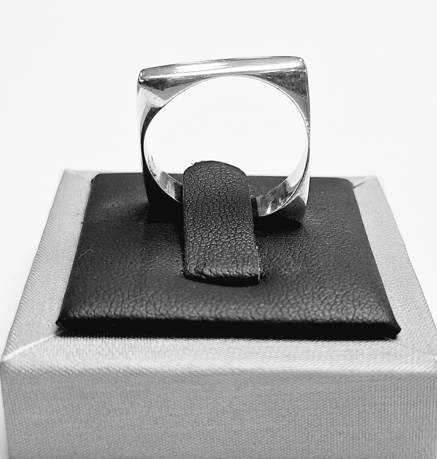 Anillo en Plata Ley 925, vista frontal