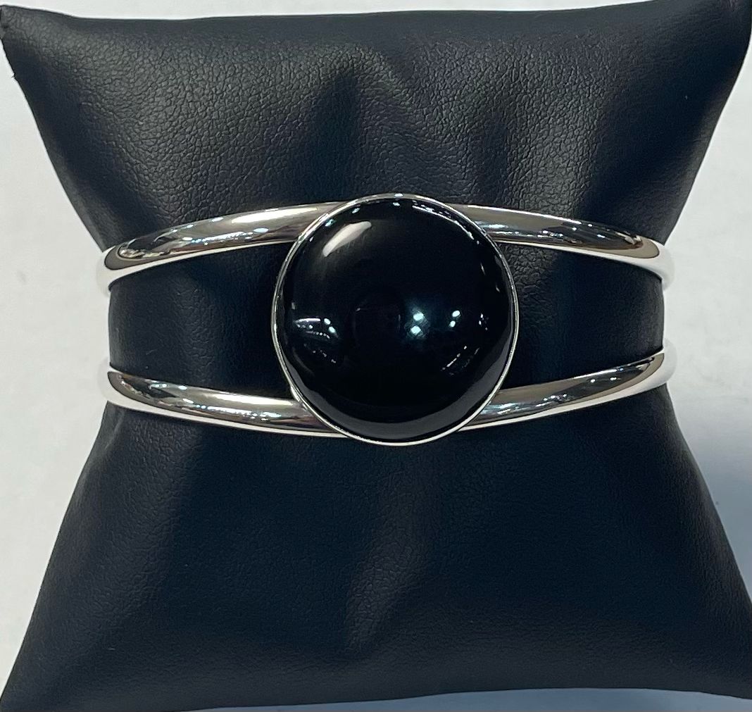 Brazalete con Obsidiana en Plata Ley 925, sello de autenticidad Plata Ley .925
