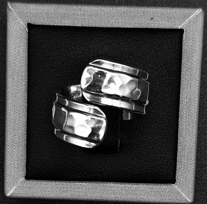 Sello de ley en el interior del anillo plata ley 925 , martillada