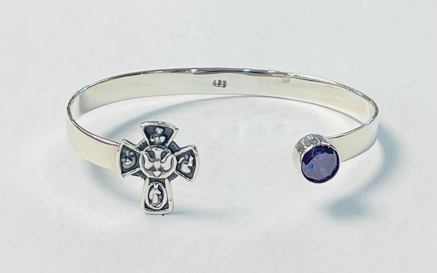 Sello de ley en el interior del brazalete en plata ley 925