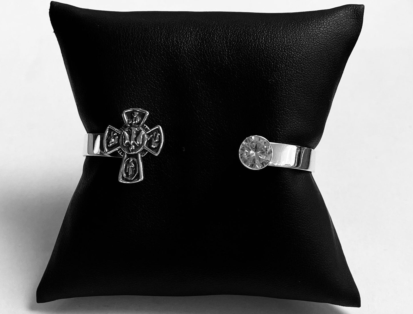 Brazalete en Plata Ley 925, sello de autenticidad Plata Ley .925