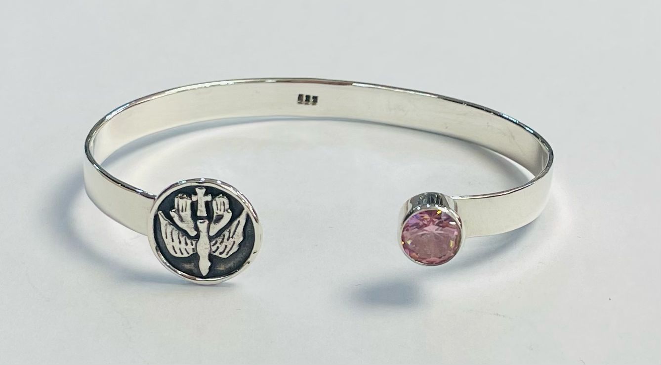 Sello de ley en el interior del brazalete en plata ley 925