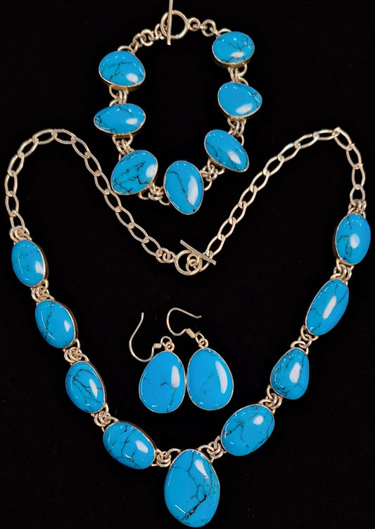 Sello de ley en el interior del set collar con incrustaciones de piedra turquesa en plata ley 950