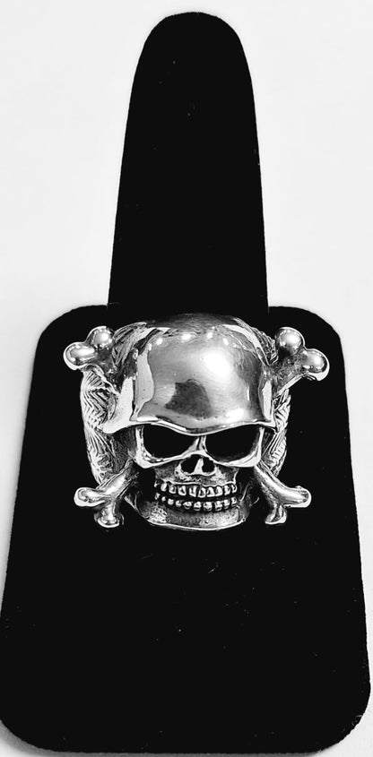 Sello de ley en el interior del anillo calavera pirata en plata ley 925