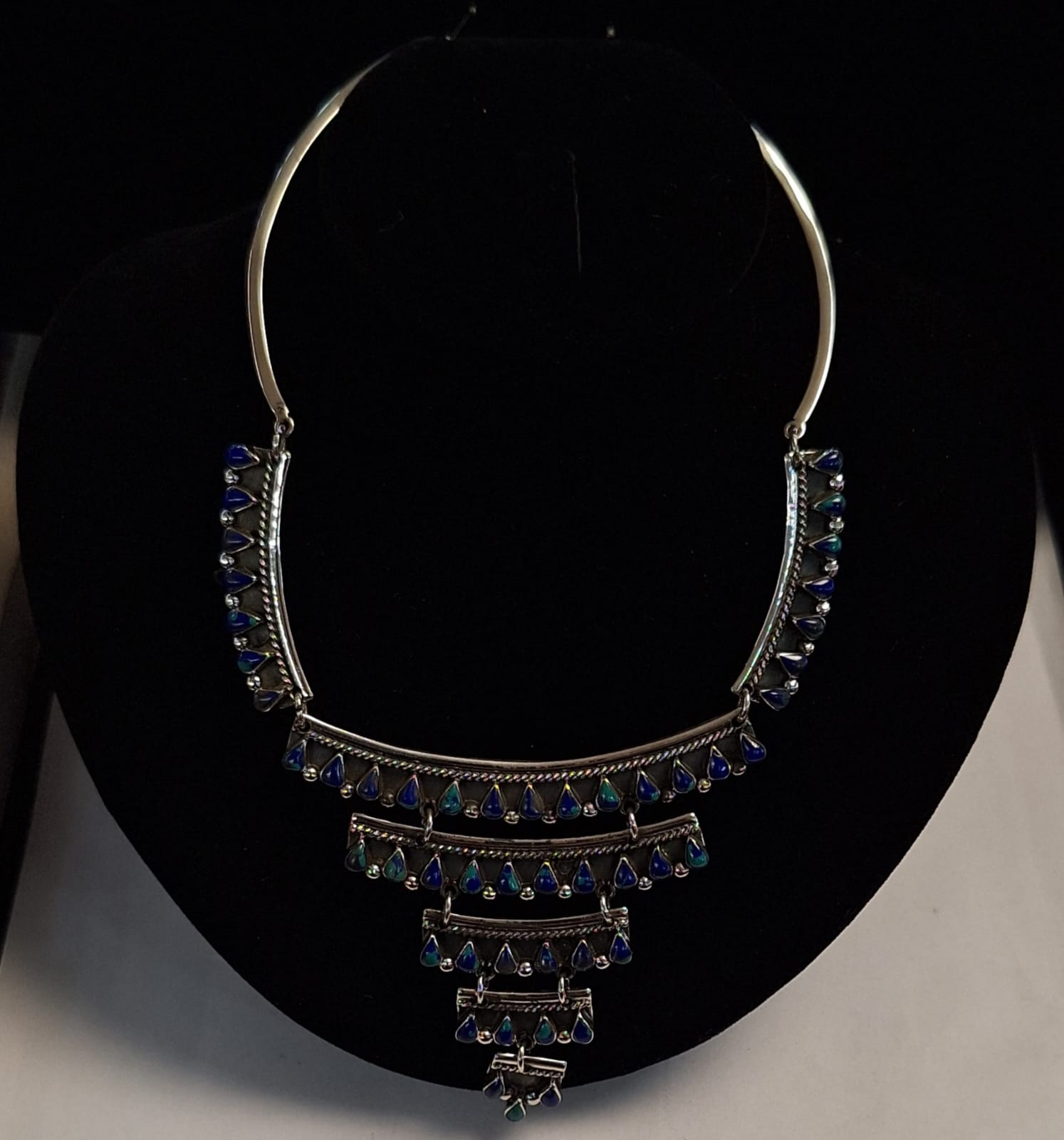 Collar con Incrustaciones de Piedras en Plata Ley 925, sello de autenticidad Plata Ley .925