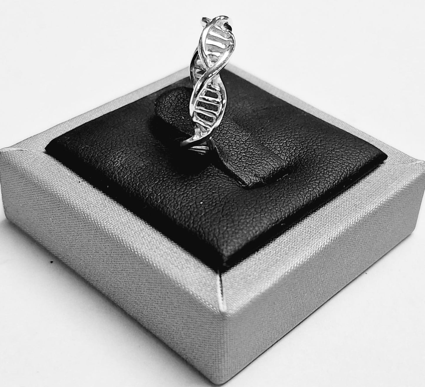 Anillo en Plata Ley 925, sello de autenticidad Plata Ley .925