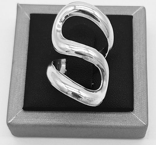 Anillo Plata Ley 925 . sobre fondo blanco