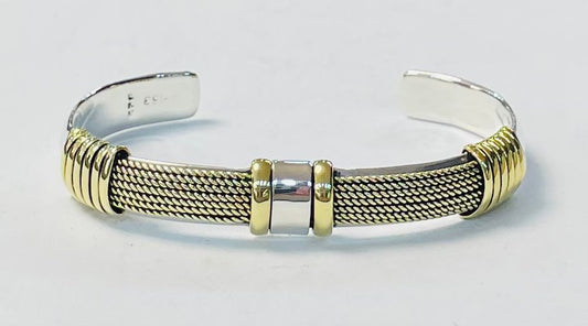 Sello de ley en el interior del brazalete en plata ley 925