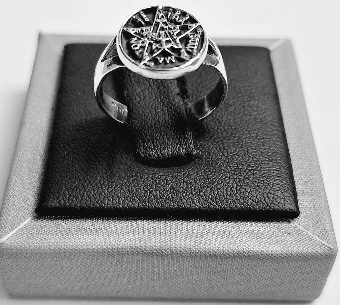 Anillo Tetragramaton en Plata Ley 925, sello de autenticidad Plata Ley .925