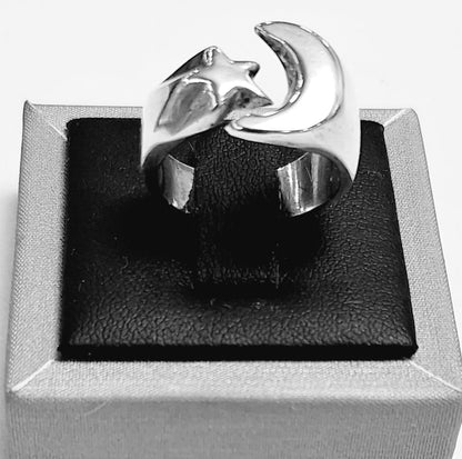 Sello de ley en el interior del anillo luna y estrella , plata ley 925