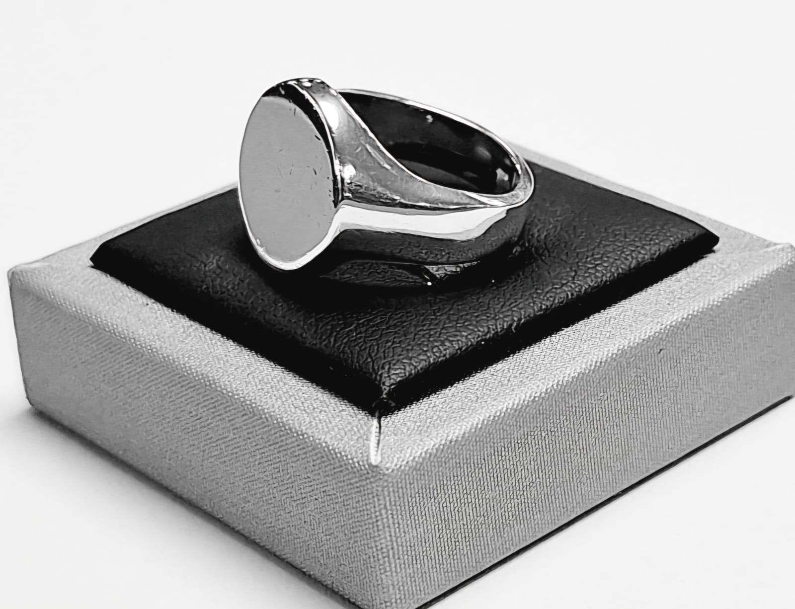 Anillo en Plata Ley 925, sello de autenticidad Plata Ley .925