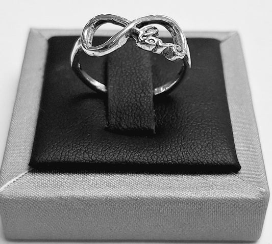 Sello de ley en el interior del anillo infinito en plata ley 925